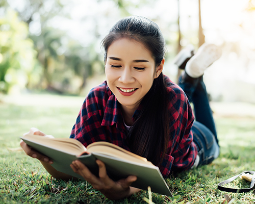 girl_reading_500x400